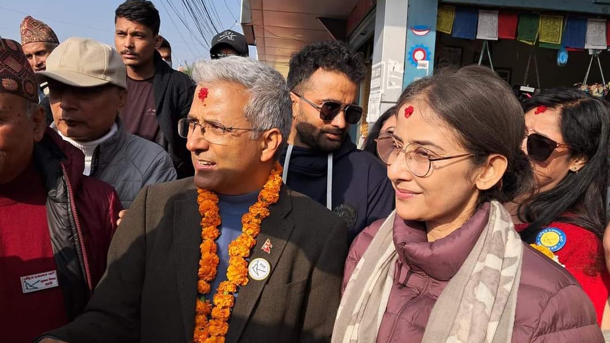 रवीन्द्र मिश्रको चुनावी घरदैलो कार्यक्रममा मनिषा कोइराला सहभागी
